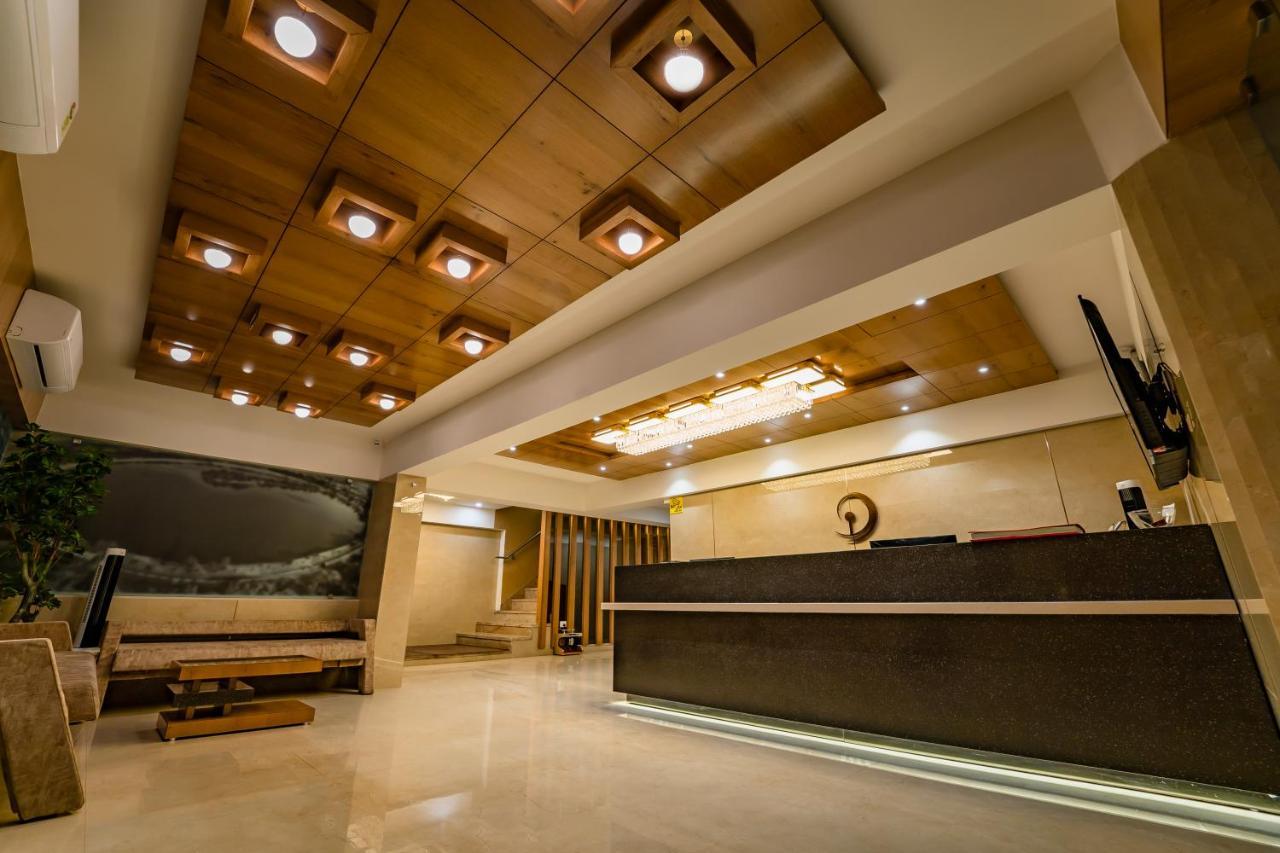 Hotel Pleasant Lake Ahmedabad Exterior foto